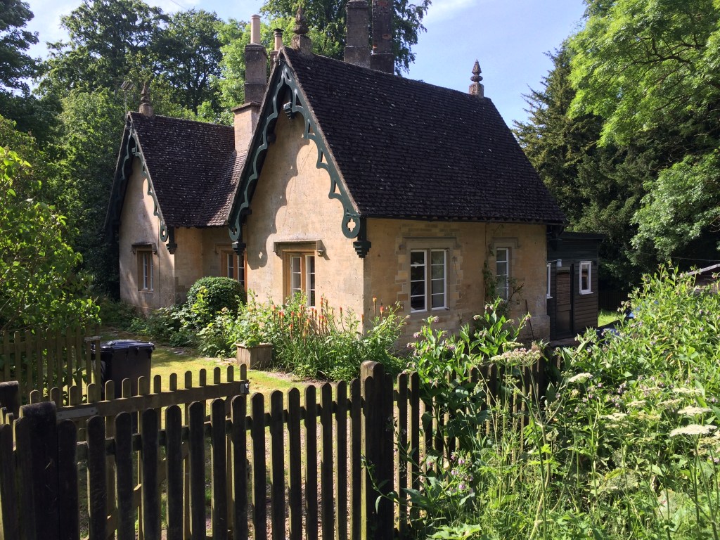 Springlock Cottage Lawns Mown